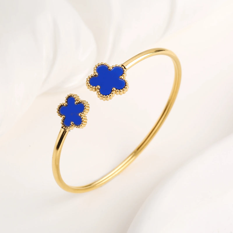 PULSEIRA DE FOLHAS DE TREVOS