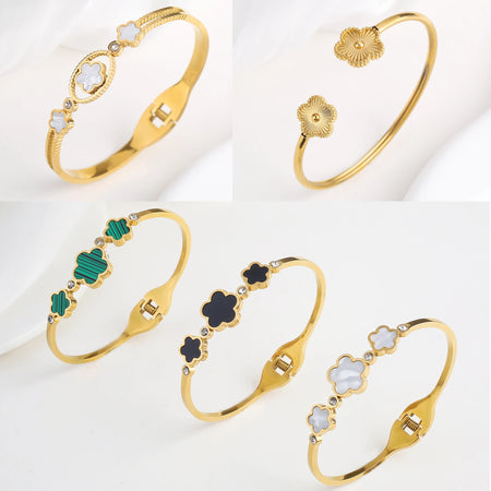 PULSEIRA DE FOLHAS DE TREVOS